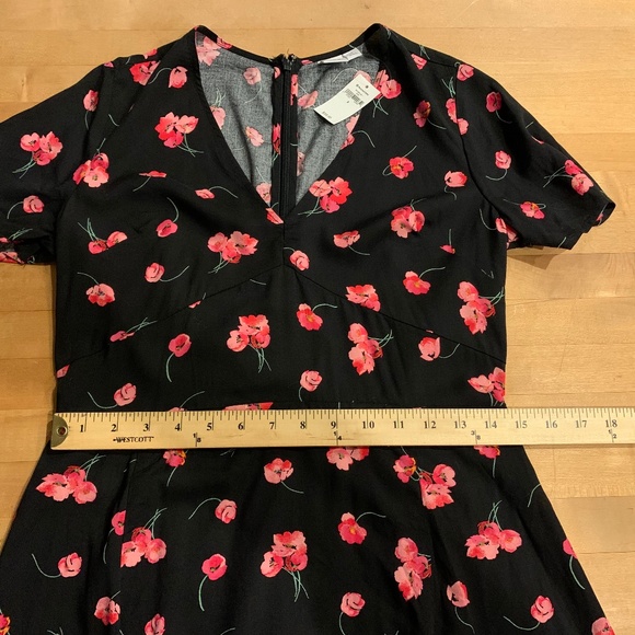 NWT Gap dress with sweet floral print - Picture 9 of 10